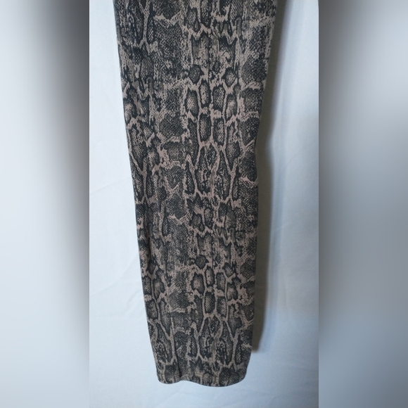 SPANX Leopard Print High Waisted Leggings Jeans High Rise Size Medium - Picture 4 of 6